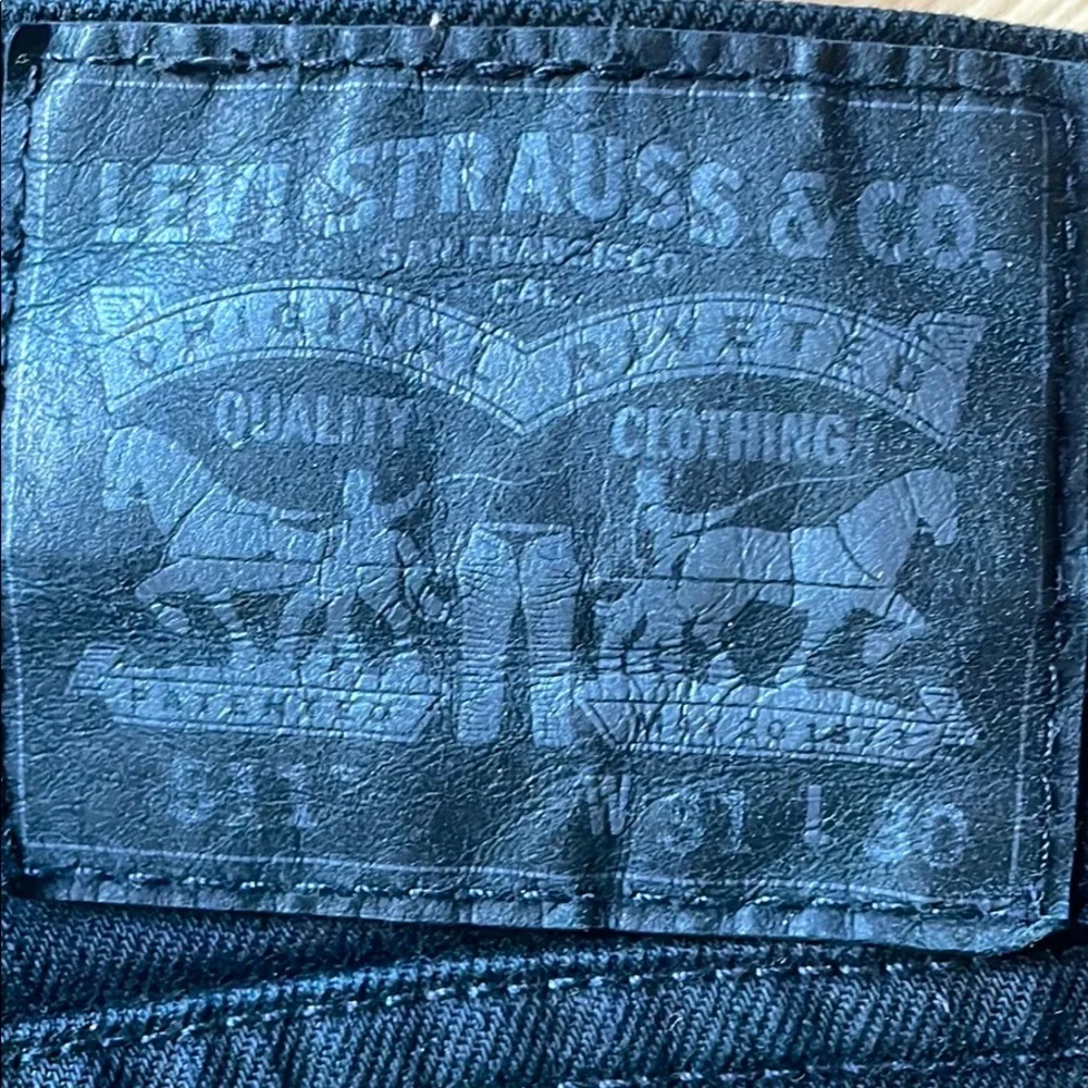 Levis - Picture 2 of 2